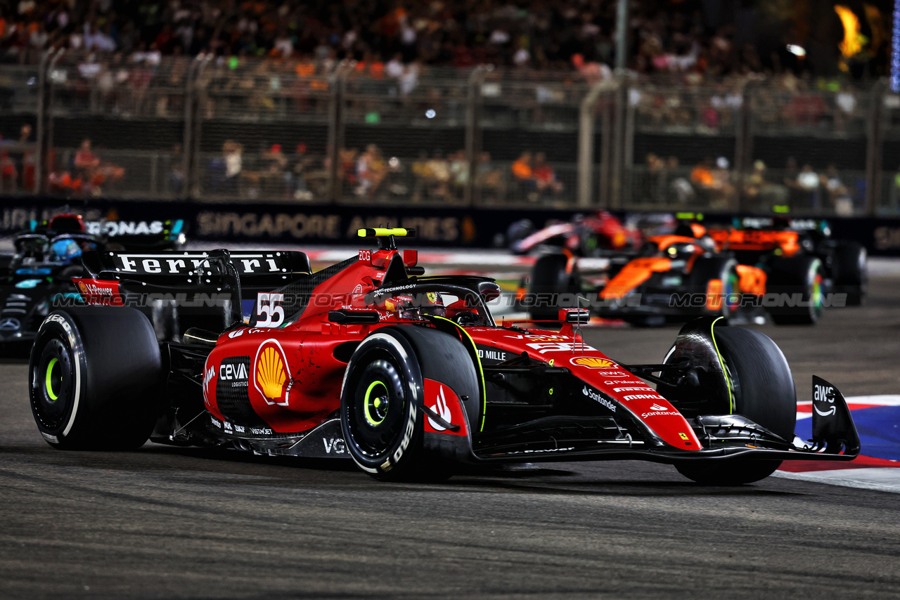 GP SINGAPORE, Carlos Sainz Jr (ESP) Ferrari SF-23.

17.09.2023. Formula 1 World Championship, Rd 16, Singapore Grand Prix, Marina Bay Street Circuit, Singapore, Gara Day.

- www.xpbimages.com, EMail: requests@xpbimages.com © Copyright: Charniaux / XPB Images