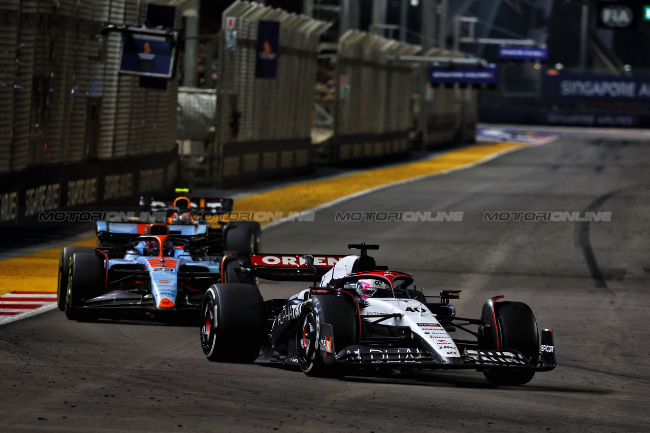 GP SINGAPORE, Liam Lawson (NZL) AlphaTauri AT04.

17.09.2023. Formula 1 World Championship, Rd 16, Singapore Grand Prix, Marina Bay Street Circuit, Singapore, Gara Day.

- www.xpbimages.com, EMail: requests@xpbimages.com © Copyright: Charniaux / XPB Images