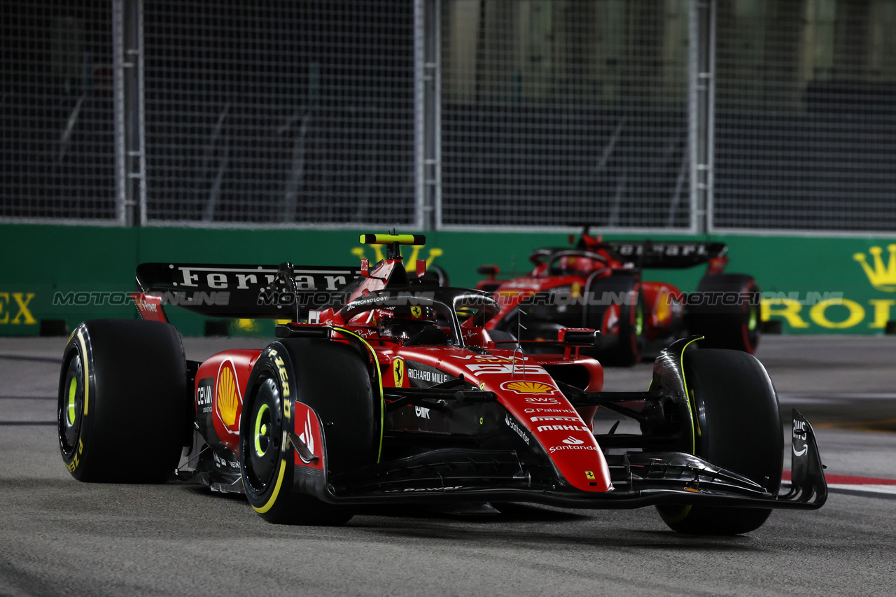 GP SINGAPORE, Carlos Sainz Jr (ESP) Ferrari SF-23.

17.09.2023. Formula 1 World Championship, Rd 16, Singapore Grand Prix, Marina Bay Street Circuit, Singapore, Gara Day.

- www.xpbimages.com, EMail: requests@xpbimages.com © Copyright: Moy / XPB Images