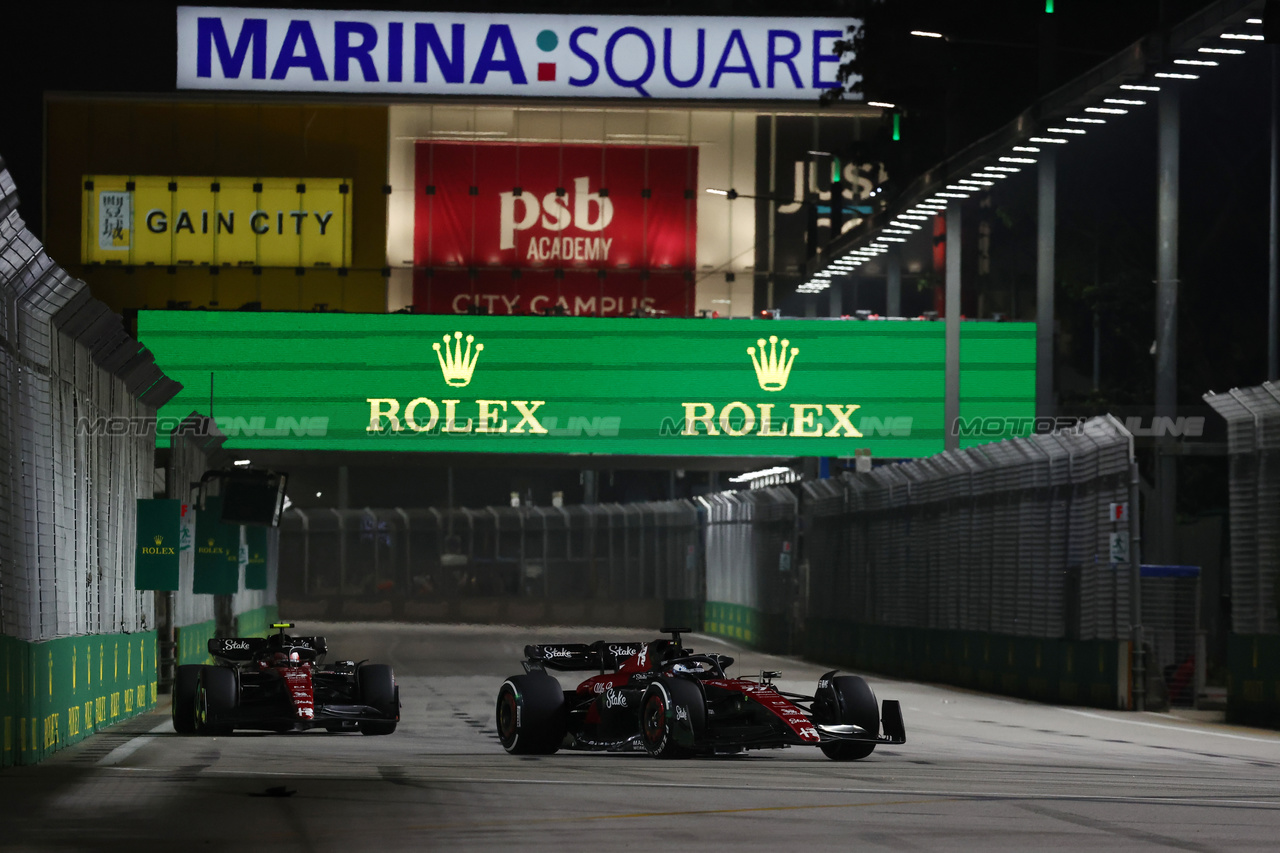 GP SINGAPORE, Valtteri Bottas (FIN) Alfa Romeo F1 Team C43.

17.09.2023. Formula 1 World Championship, Rd 16, Singapore Grand Prix, Marina Bay Street Circuit, Singapore, Gara Day.

- www.xpbimages.com, EMail: requests@xpbimages.com © Copyright: Moy / XPB Images