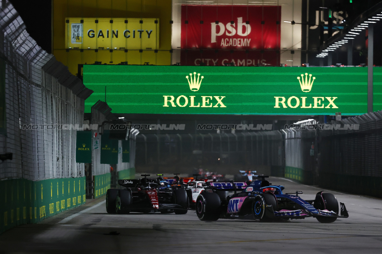 GP SINGAPORE, Esteban Ocon (FRA) Alpine F1 Team A523.

17.09.2023. Formula 1 World Championship, Rd 16, Singapore Grand Prix, Marina Bay Street Circuit, Singapore, Gara Day.

- www.xpbimages.com, EMail: requests@xpbimages.com © Copyright: Moy / XPB Images