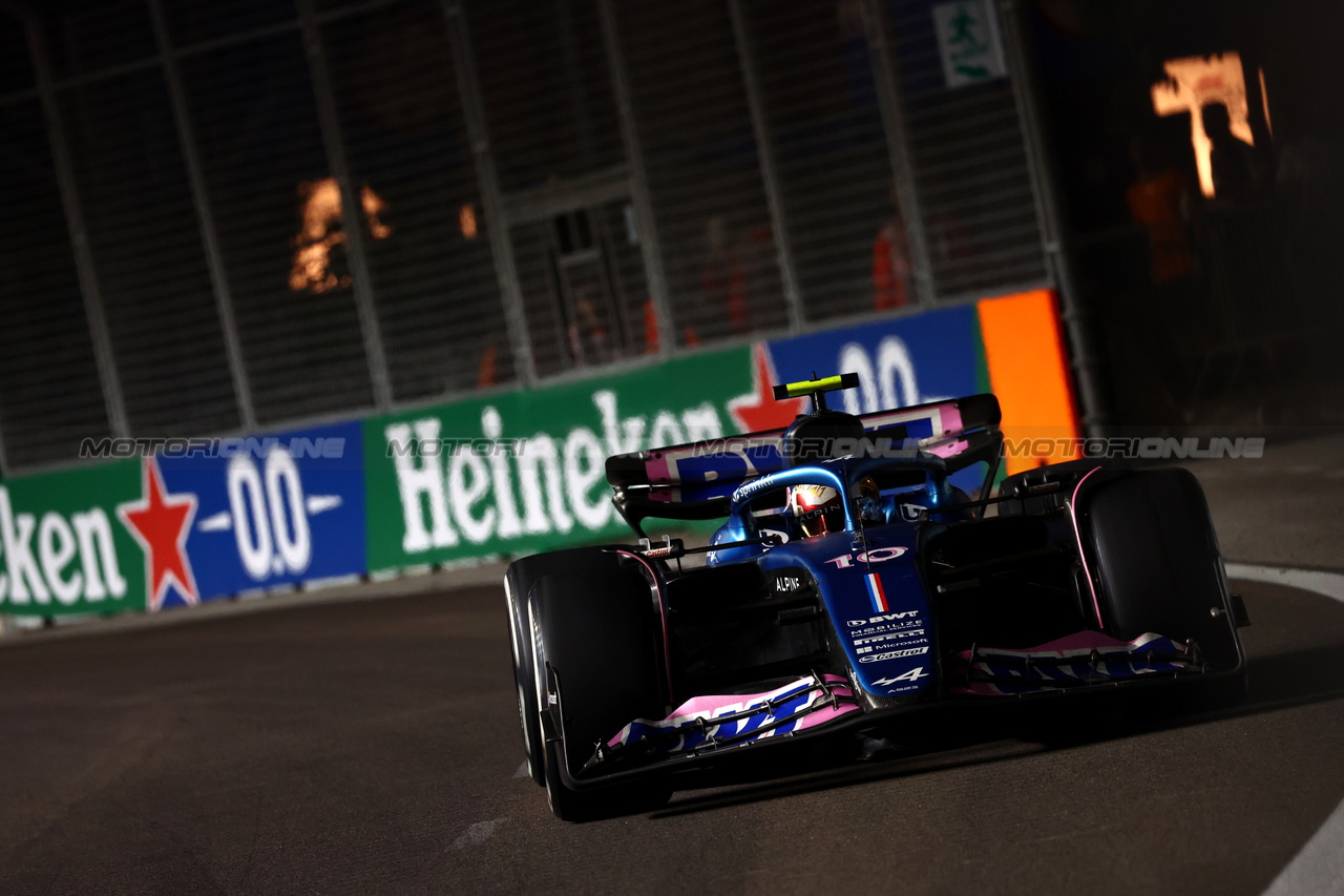 GP SINGAPORE, Pierre Gasly (FRA) Alpine F1 Team A523.

17.09.2023. Formula 1 World Championship, Rd 16, Singapore Grand Prix, Marina Bay Street Circuit, Singapore, Gara Day.

 - www.xpbimages.com, EMail: requests@xpbimages.com © Copyright: Coates / XPB Images