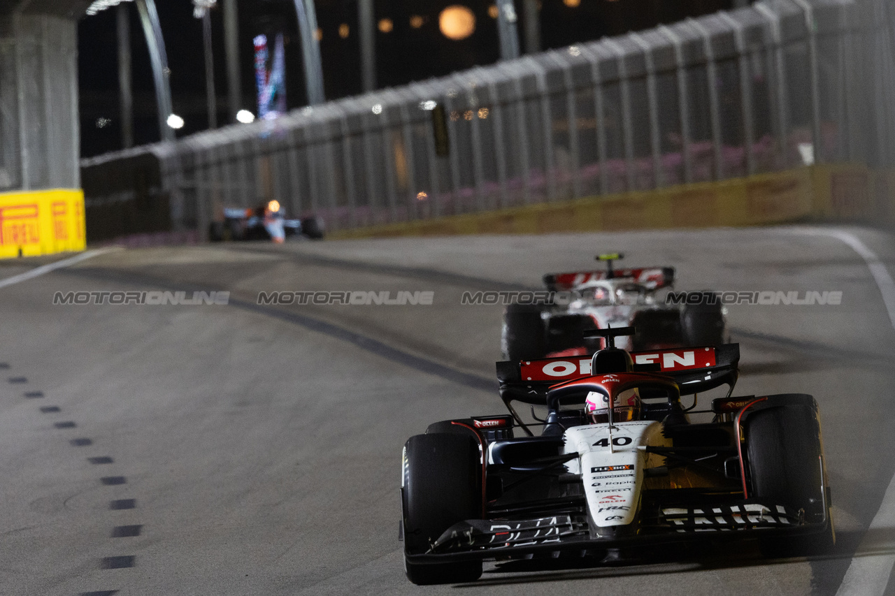 GP SINGAPORE, Liam Lawson (NZL) AlphaTauri AT04.

17.09.2023. Formula 1 World Championship, Rd 16, Singapore Grand Prix, Marina Bay Street Circuit, Singapore, Gara Day.

 - www.xpbimages.com, EMail: requests@xpbimages.com © Copyright: Rew / XPB Images