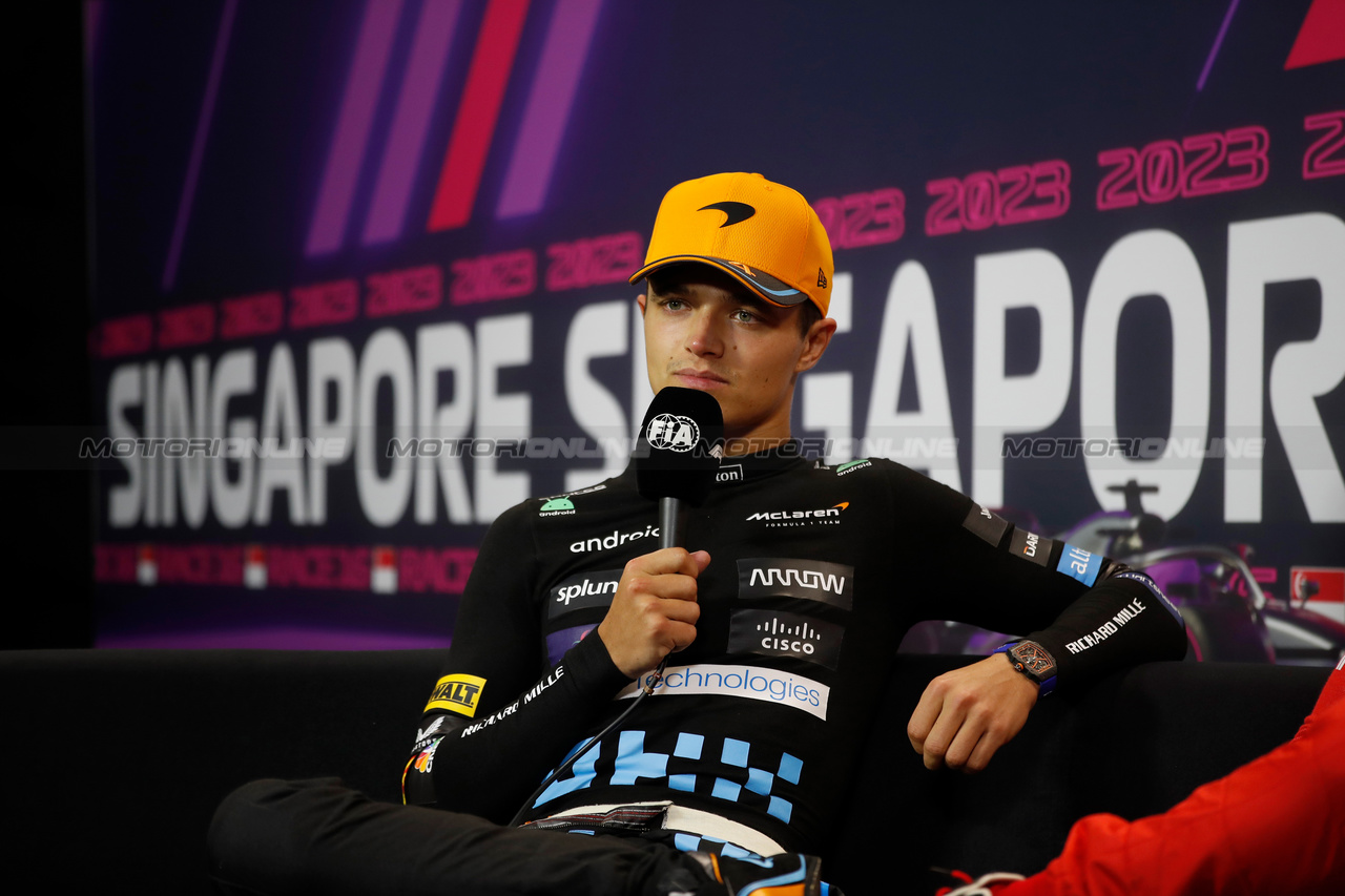 GP SINGAPORE, Lando Norris (GBR) McLareni in the post race FIA Press Conference.

17.09.2023. Formula 1 World Championship, Rd 16, Singapore Grand Prix, Marina Bay Street Circuit, Singapore, Gara Day.

- www.xpbimages.com, EMail: requests@xpbimages.com © Copyright: XPB Images