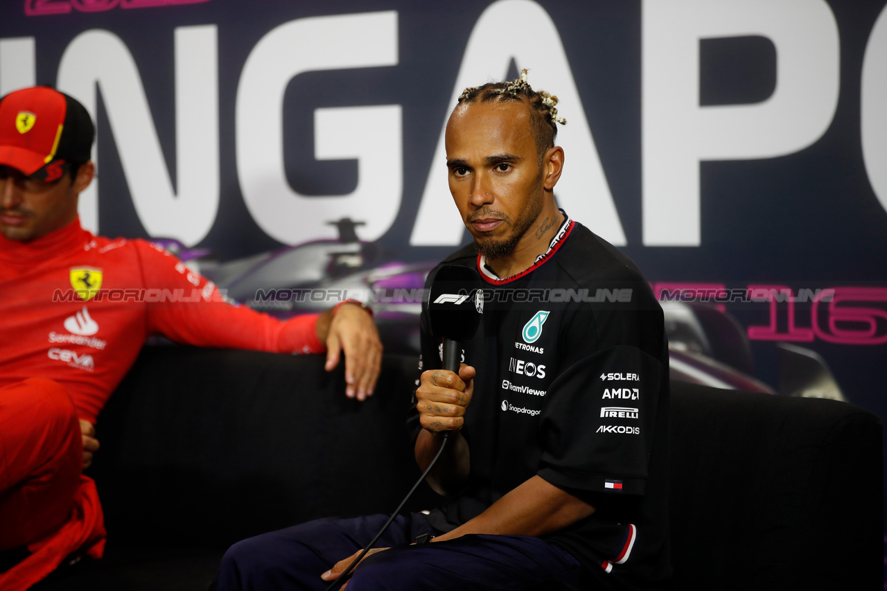 GP SINGAPORE, Lewis Hamilton (GBR) Mercedes AMG F1 in the post race FIA Press Conference.

17.09.2023. Formula 1 World Championship, Rd 16, Singapore Grand Prix, Marina Bay Street Circuit, Singapore, Gara Day.

- www.xpbimages.com, EMail: requests@xpbimages.com © Copyright: XPB Images