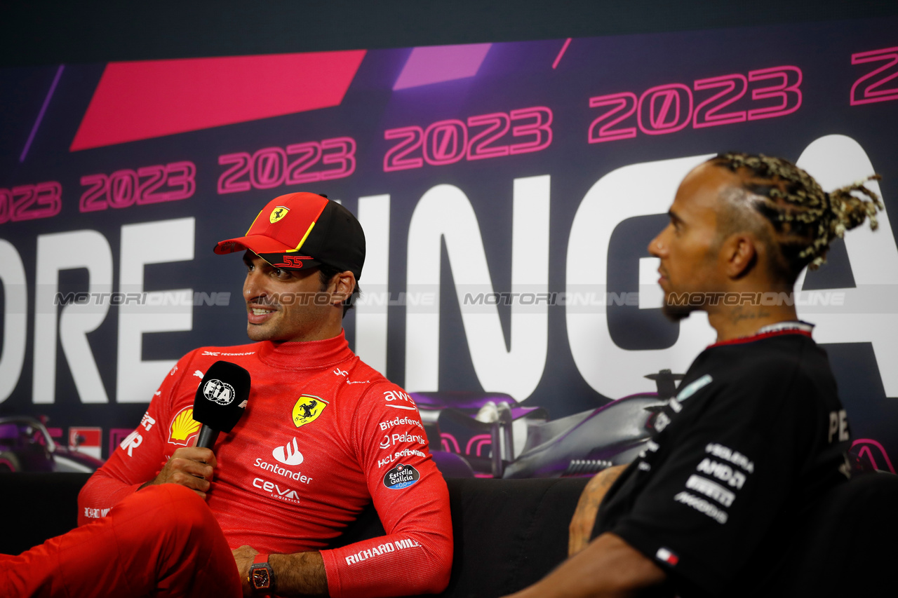 GP SINGAPORE, Carlos Sainz Jr (ESP) Ferrari in the post race FIA Press Conference.

17.09.2023. Formula 1 World Championship, Rd 16, Singapore Grand Prix, Marina Bay Street Circuit, Singapore, Gara Day.

- www.xpbimages.com, EMail: requests@xpbimages.com © Copyright: XPB Images