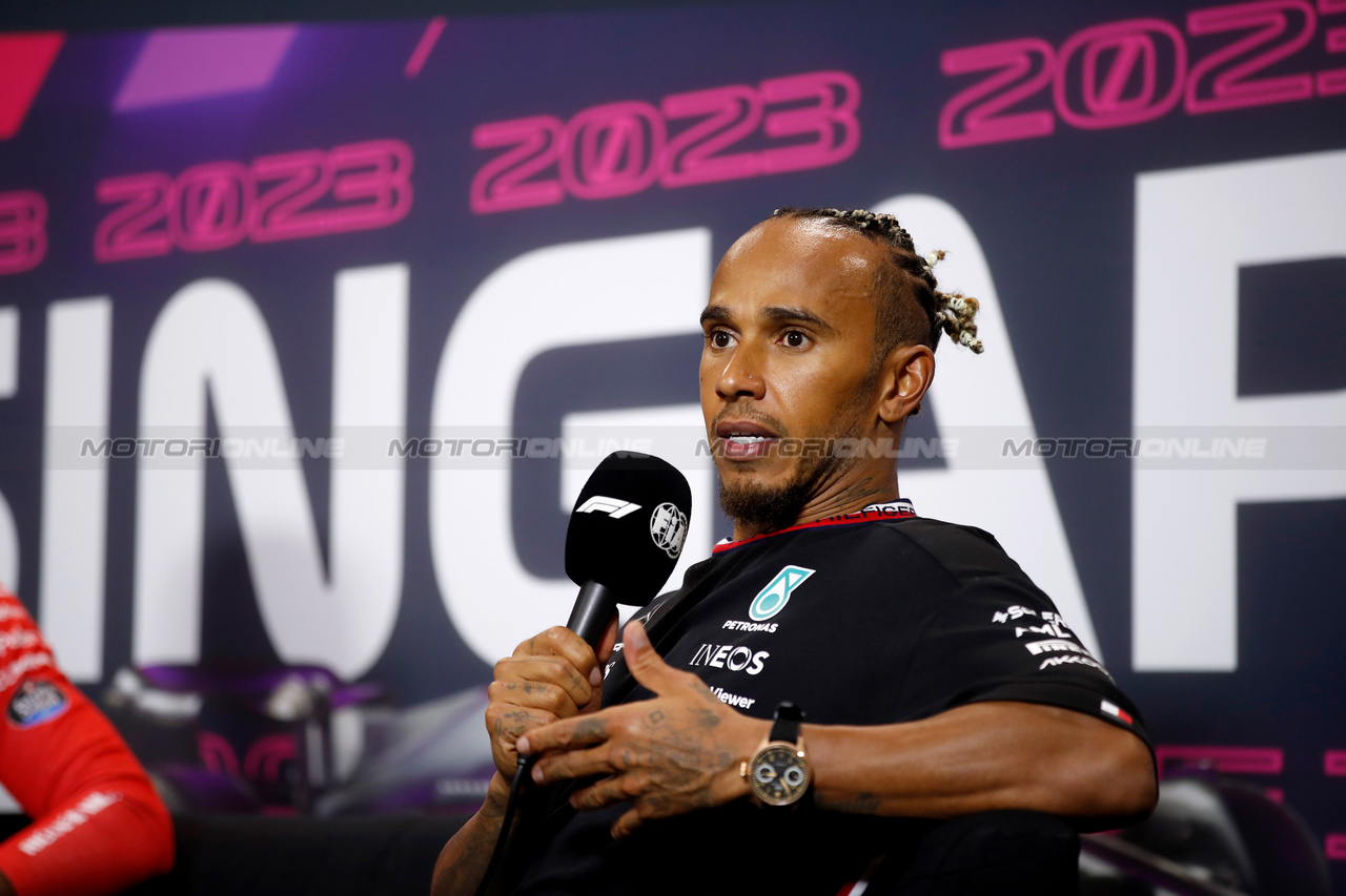 GP SINGAPORE, Lewis Hamilton (GBR) Mercedes AMG F1 in the post race FIA Press Conference.

17.09.2023. Formula 1 World Championship, Rd 16, Singapore Grand Prix, Marina Bay Street Circuit, Singapore, Gara Day.

- www.xpbimages.com, EMail: requests@xpbimages.com © Copyright: XPB Images