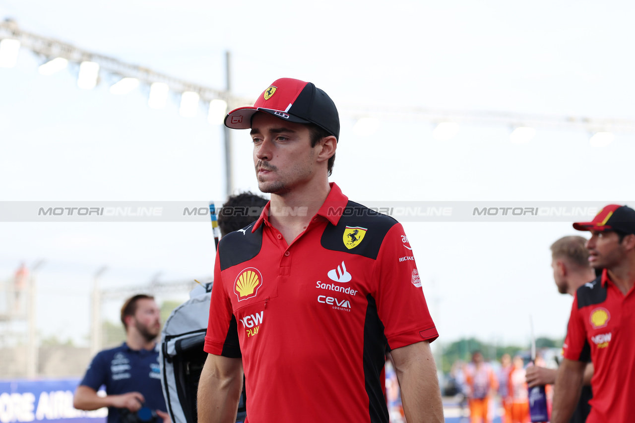 GP SINGAPORE, Charles Leclerc (MON) Ferrari on the drivers' parade.

17.09.2023. Formula 1 World Championship, Rd 16, Singapore Grand Prix, Marina Bay Street Circuit, Singapore, Gara Day.

 - www.xpbimages.com, EMail: requests@xpbimages.com © Copyright: Rew / XPB Images