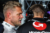 GP SINGAPORE, Kevin Magnussen (DEN) Haas F1 Team on the grid.
17.09.2023. Formula 1 World Championship, Rd 16, Singapore Grand Prix, Marina Bay Street Circuit, Singapore, Gara Day.
- www.xpbimages.com, EMail: requests@xpbimages.com © Copyright: Batchelor / XPB Images