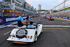 GP SINGAPORE, Alexander Albon (THA) Williams Racing on the drivers' parade.
17.09.2023. Formula 1 World Championship, Rd 16, Singapore Grand Prix, Marina Bay Street Circuit, Singapore, Gara Day.
- www.xpbimages.com, EMail: requests@xpbimages.com © Copyright: Batchelor / XPB Images