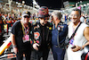 GP SINGAPORE, Boy George (GBR) Singer on the grid with Christian Horner (GBR) Red Bull Racing Team Principal.
17.09.2023. Formula 1 World Championship, Rd 16, Singapore Grand Prix, Marina Bay Street Circuit, Singapore, Gara Day.
- www.xpbimages.com, EMail: requests@xpbimages.com © Copyright: Batchelor / XPB Images