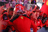 GP SINGAPORE, Gara winner Carlos Sainz Jr (ESP) Ferrari celebrates in parc ferme.
17.09.2023. Formula 1 World Championship, Rd 16, Singapore Grand Prix, Marina Bay Street Circuit, Singapore, Gara Day.
- www.xpbimages.com, EMail: requests@xpbimages.com © Copyright: Moy / XPB Images