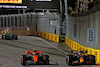 GP SINGAPORE, Lando Norris (GBR) McLaren MCL60 e Max Verstappen (NLD) Red Bull Racing RB19 battle for position.
17.09.2023. Formula 1 World Championship, Rd 16, Singapore Grand Prix, Marina Bay Street Circuit, Singapore, Gara Day.
- www.xpbimages.com, EMail: requests@xpbimages.com © Copyright: Bearne / XPB Images