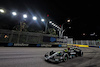 GP SINGAPORE, Lewis Hamilton (GBR) Mercedes AMG F1 W14.
17.09.2023. Formula 1 World Championship, Rd 16, Singapore Grand Prix, Marina Bay Street Circuit, Singapore, Gara Day.
- www.xpbimages.com, EMail: requests@xpbimages.com © Copyright: Bearne / XPB Images