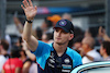 GP SINGAPORE, Logan Sargeant (USA) Williams Racing on the drivers' parade.
17.09.2023. Formula 1 World Championship, Rd 16, Singapore Grand Prix, Marina Bay Street Circuit, Singapore, Gara Day.
 - www.xpbimages.com, EMail: requests@xpbimages.com © Copyright: Coates / XPB Images