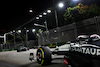 GP SINGAPORE, Pierre Gasly (FRA) Alpine F1 Team A523 davanti a Liam Lawson (NZL) AlphaTauri AT04.
17.09.2023. Formula 1 World Championship, Rd 16, Singapore Grand Prix, Marina Bay Street Circuit, Singapore, Gara Day.
- www.xpbimages.com, EMail: requests@xpbimages.com © Copyright: Bearne / XPB Images