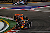 GP SINGAPORE, Sergio Perez (MEX) Red Bull Racing RB19.
17.09.2023. Formula 1 World Championship, Rd 16, Singapore Grand Prix, Marina Bay Street Circuit, Singapore, Gara Day.
- www.xpbimages.com, EMail: requests@xpbimages.com © Copyright: Charniaux / XPB Images