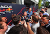 GP SINGAPORE, Paul Monaghan (GBR) Red Bull Racing Chief Engineer with the media.
17.09.2023. Formula 1 World Championship, Rd 16, Singapore Grand Prix, Marina Bay Street Circuit, Singapore, Gara Day.
- www.xpbimages.com, EMail: requests@xpbimages.com © Copyright: Moy / XPB Images