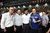 GP SINGAPORE, (L to R): Stefano Domenicali (ITA) Formula One President e CEO e Mohammed Bin Sulayem (UAE) FIA President; Lawrence Wong (SIN) Singapore Deputy Prime Minister; Mohammed Bin Sulayem (UAE) FIA President; e Tan See Leng (SIN) Minister for Manpower of Singapore, on the grid.
17.09.2023. Formula 1 World Championship, Rd 16, Singapore Grand Prix, Marina Bay Street Circuit, Singapore, Gara Day.
- www.xpbimages.com, EMail: requests@xpbimages.com © Copyright: Moy / XPB Images