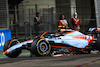 GP SINGAPORE, Logan Sargeant (USA) Williams Racing FW45 with a broken front wing.
17.09.2023. Formula 1 World Championship, Rd 16, Singapore Grand Prix, Marina Bay Street Circuit, Singapore, Gara Day.
 - www.xpbimages.com, EMail: requests@xpbimages.com © Copyright: Coates / XPB Images