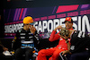 GP SINGAPORE, (L to R): Lando Norris (GBR) McLaren; Carlos Sainz Jr (ESP) Ferrari; e Lewis Hamilton (GBR) Mercedes AMG F1 in the post race FIA Press Conference.
17.09.2023. Formula 1 World Championship, Rd 16, Singapore Grand Prix, Marina Bay Street Circuit, Singapore, Gara Day.
- www.xpbimages.com, EMail: requests@xpbimages.com © Copyright: XPB Images