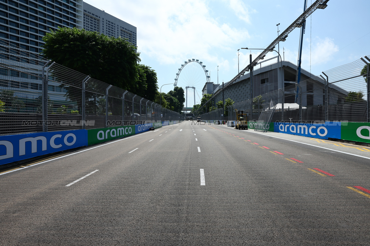 GP SINGAPORE, The new straighrt section at the Singapore F1 circuit.
14.09.2023. Formula 1 World Championship, Rd 16, Singapore Grand Prix, Marina Bay Street Circuit, Singapore, Preparation Day.
- www.xpbimages.com, EMail: requests@xpbimages.com © Copyright: Batchelor / XPB Images