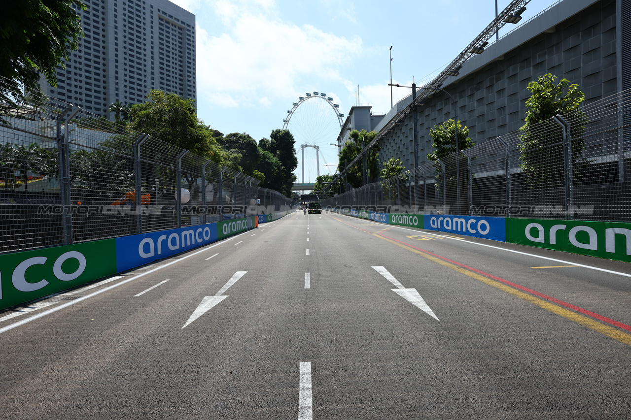 GP SINGAPORE, The new straighrt section at the Singapore F1 circuit.
14.09.2023. Formula 1 World Championship, Rd 16, Singapore Grand Prix, Marina Bay Street Circuit, Singapore, Preparation Day.
- www.xpbimages.com, EMail: requests@xpbimages.com © Copyright: Batchelor / XPB Images