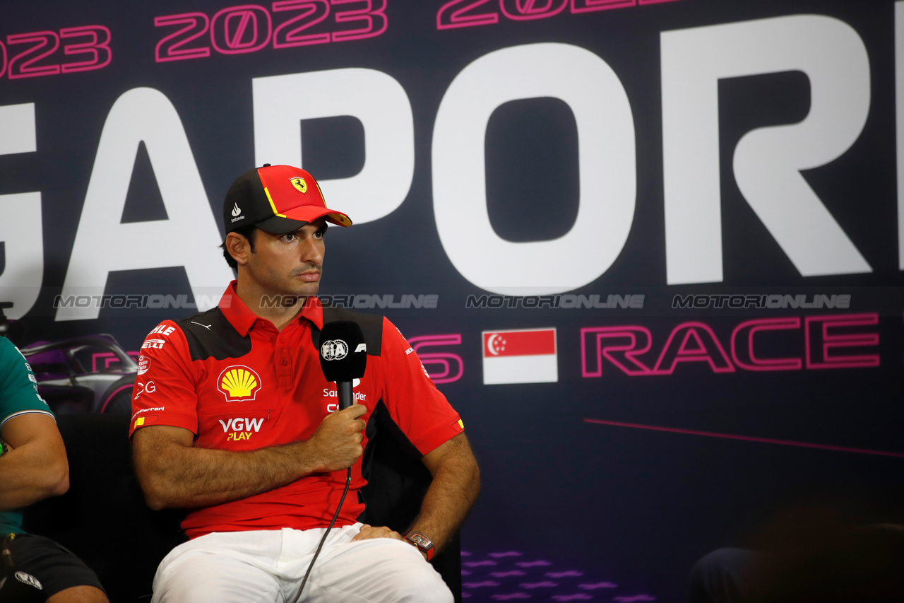 GP SINGAPORE, Carlos Sainz Jr (ESP) Ferrari in the FIA Press Conference.

14.09.2023. Formula 1 World Championship, Rd 16, Singapore Grand Prix, Marina Bay Street Circuit, Singapore, Preparation Day.

- www.xpbimages.com, EMail: requests@xpbimages.com © Copyright: XPB Images