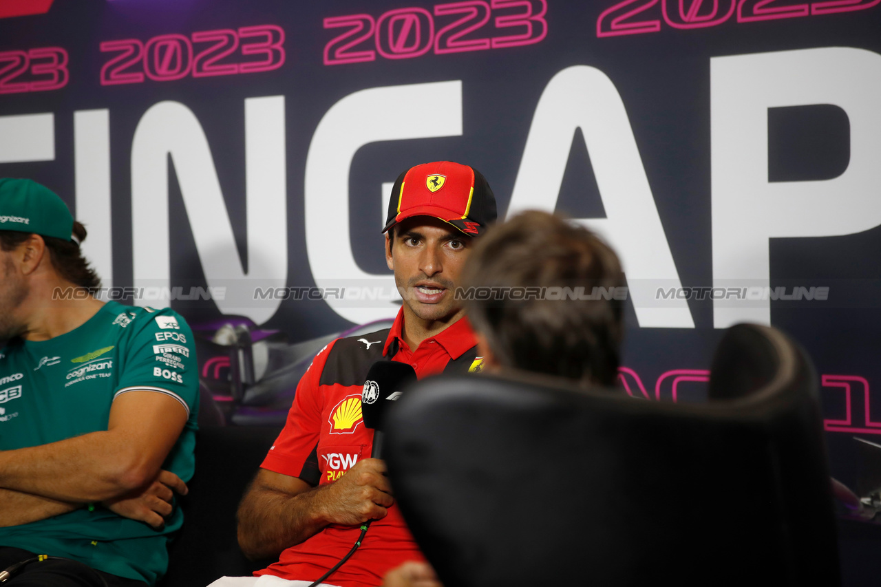 GP SINGAPORE, Carlos Sainz Jr (ESP) Ferrari in the FIA Press Conference.

14.09.2023. Formula 1 World Championship, Rd 16, Singapore Grand Prix, Marina Bay Street Circuit, Singapore, Preparation Day.

- www.xpbimages.com, EMail: requests@xpbimages.com © Copyright: XPB Images