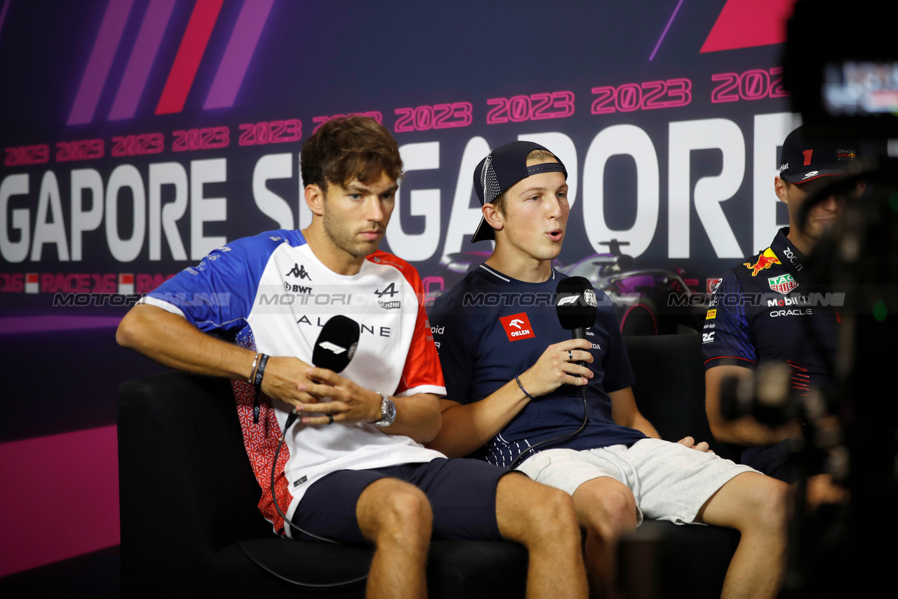 GP SINGAPORE, Liam Lawson (NZL) AlphaTauri e Pierre Gasly (FRA) Alpine F1 Team in the FIA Press Conference.

14.09.2023. Formula 1 World Championship, Rd 16, Singapore Grand Prix, Marina Bay Street Circuit, Singapore, Preparation Day.

- www.xpbimages.com, EMail: requests@xpbimages.com © Copyright: XPB Images