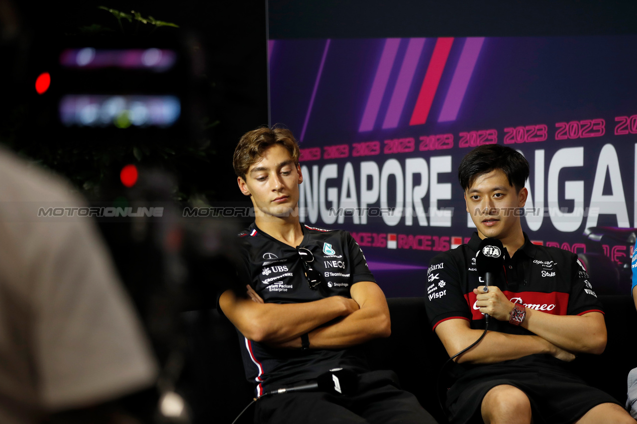 GP SINGAPORE, (L to R): George Russell (GBR) Mercedes AMG F1 e Zhou Guanyu (CHN) Alfa Romeo F1 Team in the FIA Press Conference.

14.09.2023. Formula 1 World Championship, Rd 16, Singapore Grand Prix, Marina Bay Street Circuit, Singapore, Preparation Day.

- www.xpbimages.com, EMail: requests@xpbimages.com © Copyright: XPB Images