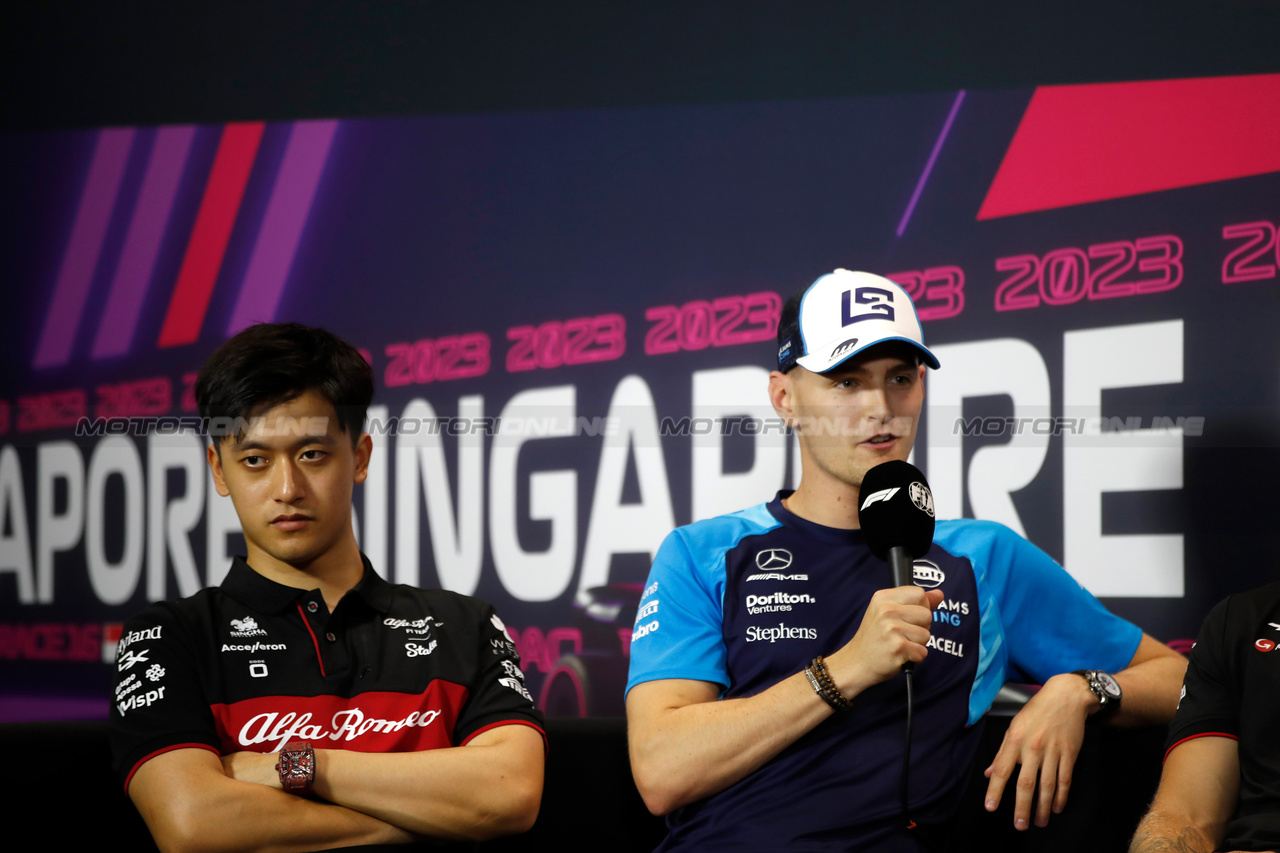 GP SINGAPORE, (L to R): Zhou Guanyu (CHN) Alfa Romeo F1 Team e Logan Sargeant (USA) Williams Racing in the FIA Press Conference.

14.09.2023. Formula 1 World Championship, Rd 16, Singapore Grand Prix, Marina Bay Street Circuit, Singapore, Preparation Day.

- www.xpbimages.com, EMail: requests@xpbimages.com © Copyright: XPB Images