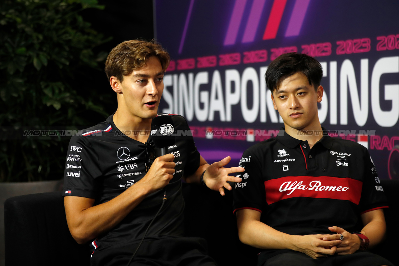 GP SINGAPORE, (L to R): George Russell (GBR) Mercedes AMG F1 e Zhou Guanyu (CHN) Alfa Romeo F1 Team in the FIA Press Conference.



14.09.2023. Formula 1 World Championship, Rd 16, Singapore Grand Prix, Marina Bay Street Circuit, Singapore, Preparation Day.

- www.xpbimages.com, EMail: requests@xpbimages.com © Copyright: XPB Images