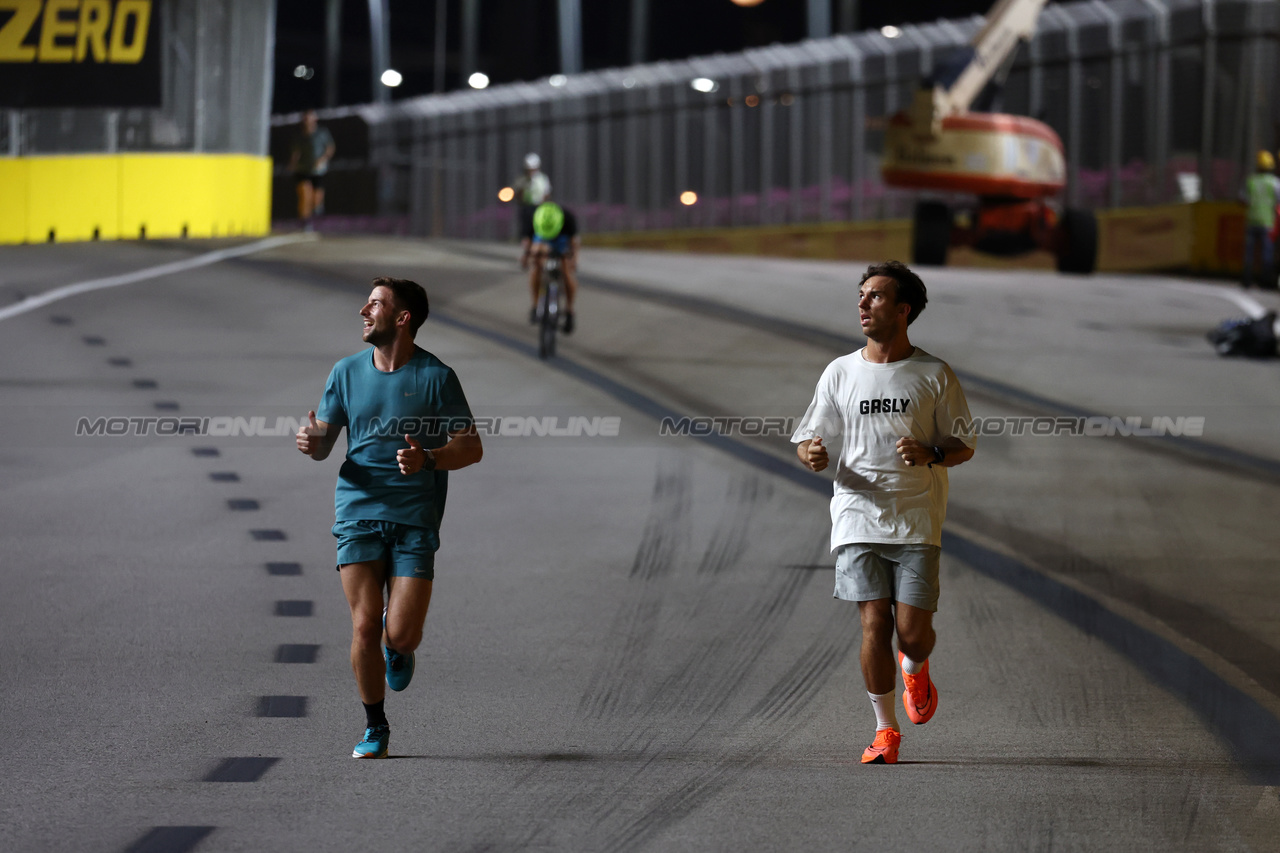 GP SINGAPORE, Pierre Gasly (FRA) Alpine F1 Team runs the circuit.

14.09.2023. Formula 1 World Championship, Rd 16, Singapore Grand Prix, Marina Bay Street Circuit, Singapore, Preparation Day.

- www.xpbimages.com, EMail: requests@xpbimages.com © Copyright: Moy / XPB Images