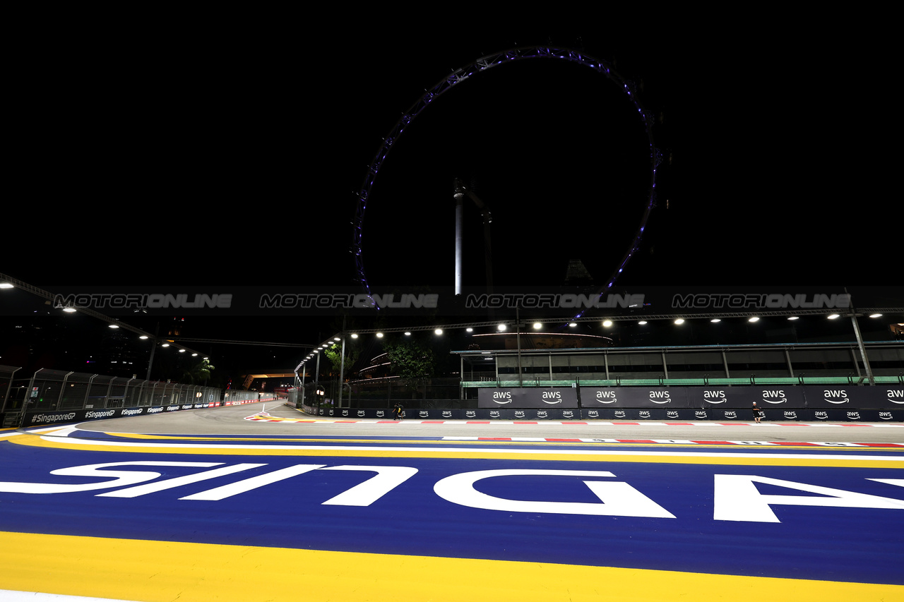 GP SINGAPORE, Circuit Atmosfera - track detail.

14.09.2023. Formula 1 World Championship, Rd 16, Singapore Grand Prix, Marina Bay Street Circuit, Singapore, Preparation Day.

- www.xpbimages.com, EMail: requests@xpbimages.com © Copyright: Moy / XPB Images