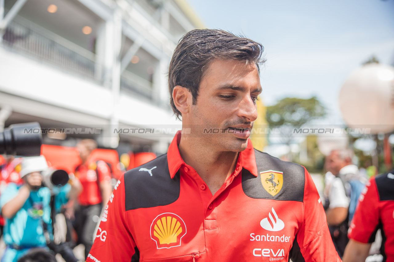 GP SINGAPORE, Carlos Sainz Jr (ESP) Ferrari.

14.09.2023. Formula 1 World Championship, Rd 16, Singapore Grand Prix, Marina Bay Street Circuit, Singapore, Preparation Day.

- www.xpbimages.com, EMail: requests@xpbimages.com © Copyright: Bearne / XPB Images