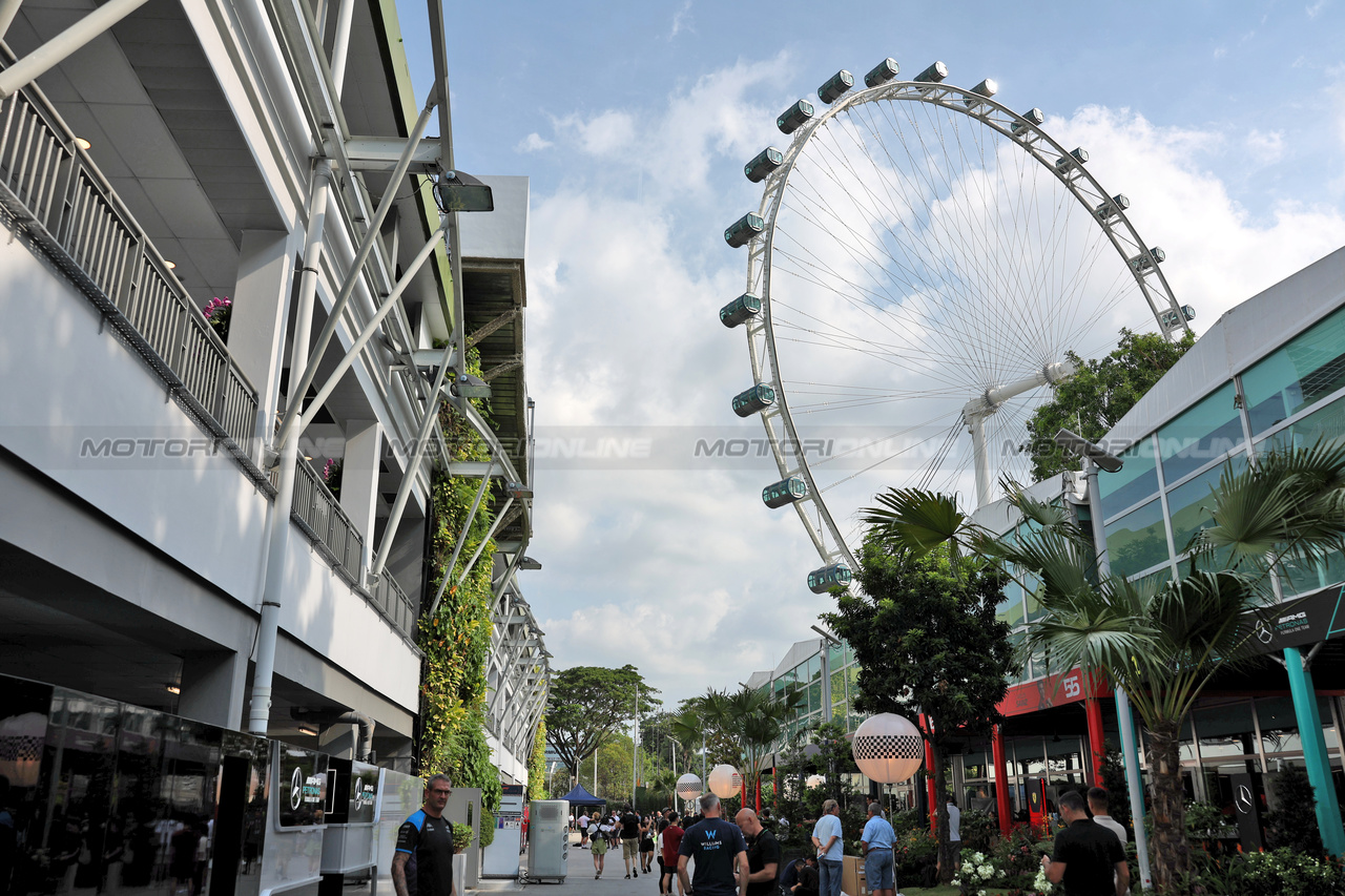 GP SINGAPORE, Paddock Atmosfera.

14.09.2023. Formula 1 World Championship, Rd 16, Singapore Grand Prix, Marina Bay Street Circuit, Singapore, Preparation Day.

 - www.xpbimages.com, EMail: requests@xpbimages.com © Copyright: Rew / XPB Images