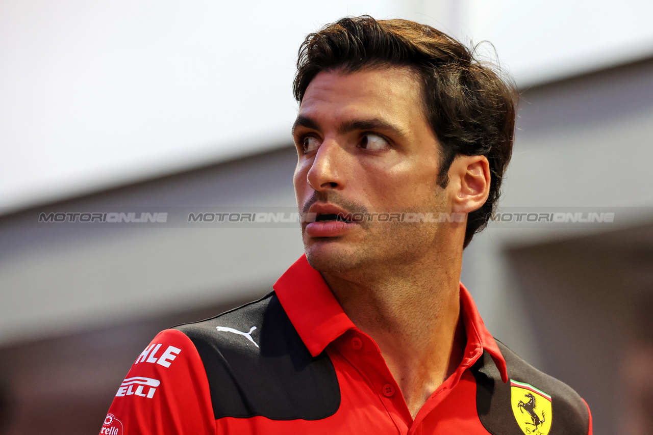 GP SINGAPORE, Carlos Sainz Jr (ESP) Ferrari.

14.09.2023. Formula 1 World Championship, Rd 16, Singapore Grand Prix, Marina Bay Street Circuit, Singapore, Preparation Day.

 - www.xpbimages.com, EMail: requests@xpbimages.com © Copyright: Rew / XPB Images