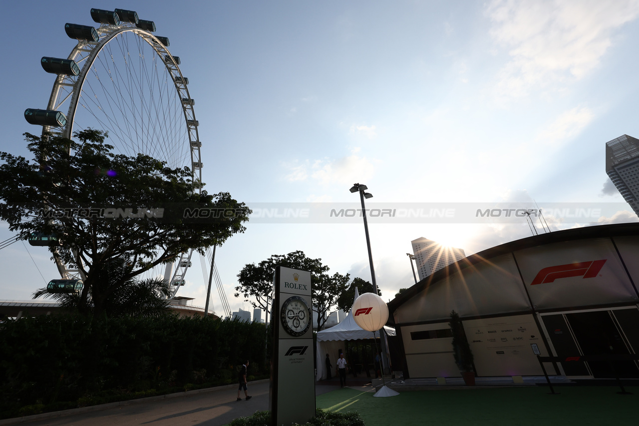 GP SINGAPORE, Paddock Atmosfera.

14.09.2023. Formula 1 World Championship, Rd 16, Singapore Grand Prix, Marina Bay Street Circuit, Singapore, Preparation Day.

- www.xpbimages.com, EMail: requests@xpbimages.com © Copyright: Moy / XPB Images