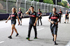 GP SINGAPORE, Zhou Guanyu (CHN) Alfa Romeo F1 Team walks the circuit with Ruth Buscombe (GBR) Alfa Romeo F1 Team Head of Gara Strategy.
14.09.2023. Formula 1 World Championship, Rd 16, Singapore Grand Prix, Marina Bay Street Circuit, Singapore, Preparation Day.
 - www.xpbimages.com, EMail: requests@xpbimages.com © Copyright: Rew / XPB Images