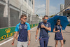 GP SINGAPORE, Logan Sargeant (USA) Williams Racing walks the circuit with Gaetan Jego, Williams Racing Gara Engineer e Elizabeth Wood Boyer (GBR) Williams Racing Performance Engineer.
14.09.2023. Formula 1 World Championship, Rd 16, Singapore Grand Prix, Marina Bay Street Circuit, Singapore, Preparation Day.
- www.xpbimages.com, EMail: requests@xpbimages.com © Copyright: Bearne / XPB Images