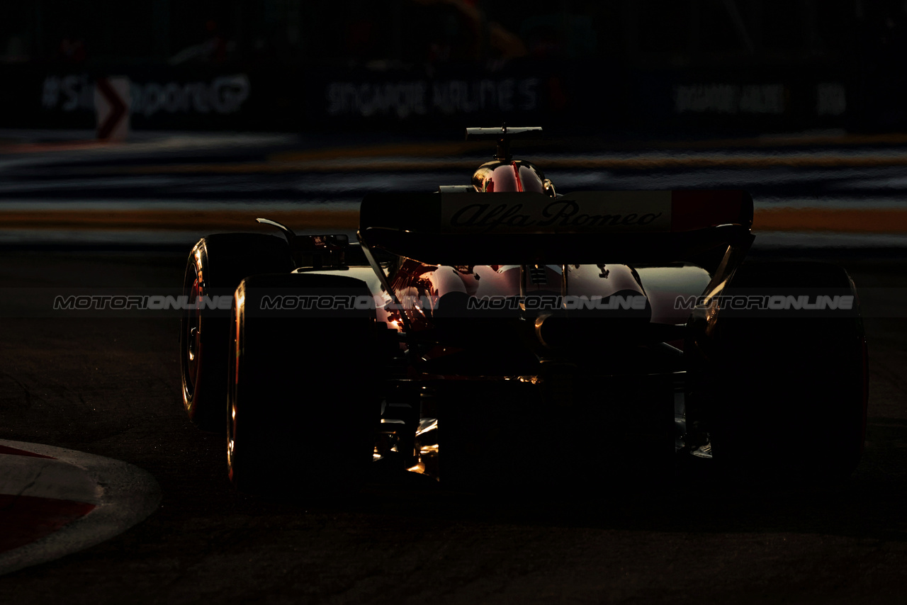 GP SINGAPORE, Valtteri Bottas (FIN) Alfa Romeo F1 Team C43.

16.09.2023. Formula 1 World Championship, Rd 16, Singapore Grand Prix, Marina Bay Street Circuit, Singapore, Qualifiche Day.

- www.xpbimages.com, EMail: requests@xpbimages.com © Copyright: Moy / XPB Images
