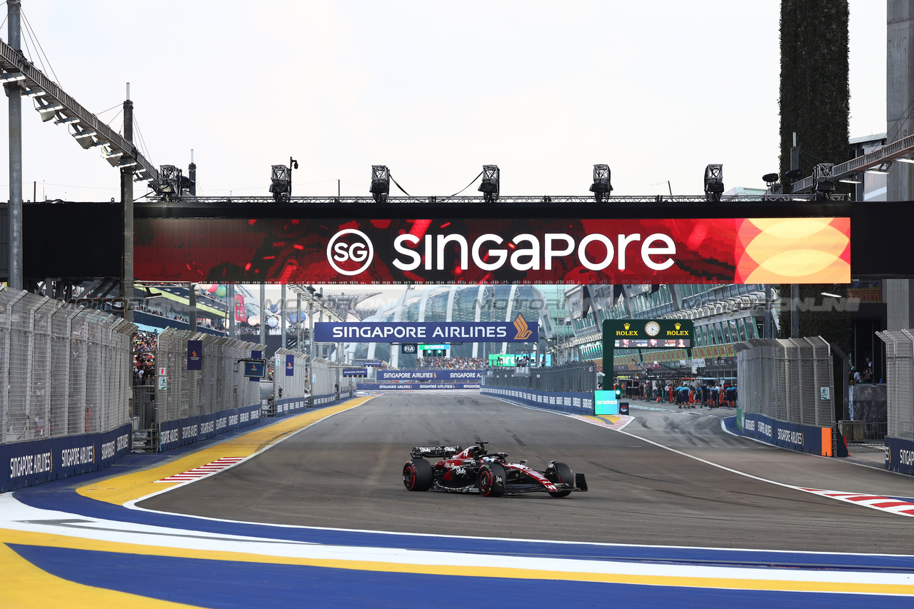 GP SINGAPORE, Valtteri Bottas (FIN) Alfa Romeo F1 Team C43.

16.09.2023. Formula 1 World Championship, Rd 16, Singapore Grand Prix, Marina Bay Street Circuit, Singapore, Qualifiche Day.

- www.xpbimages.com, EMail: requests@xpbimages.com © Copyright: Moy / XPB Images