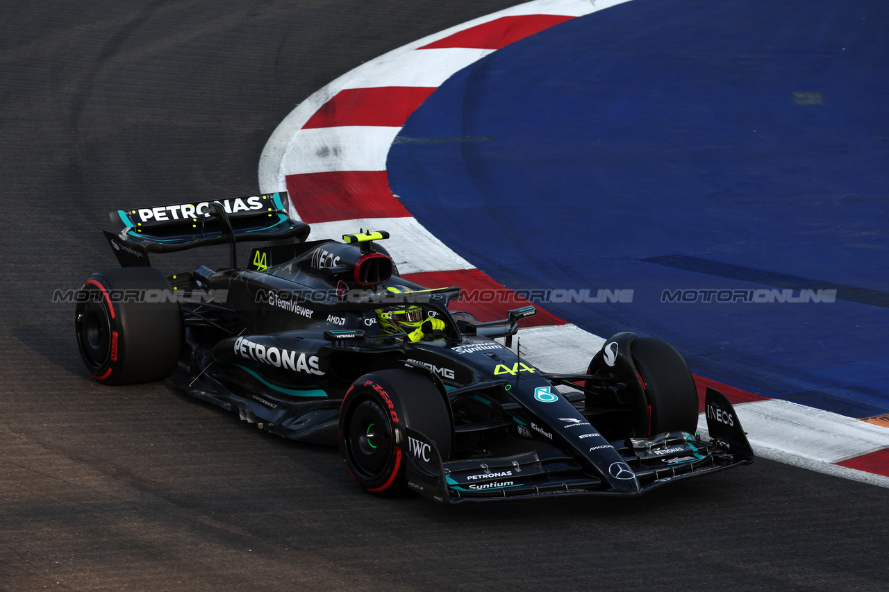 GP SINGAPORE, Lewis Hamilton (GBR) Mercedes AMG F1 W14.

16.09.2023. Formula 1 World Championship, Rd 16, Singapore Grand Prix, Marina Bay Street Circuit, Singapore, Qualifiche Day.

- www.xpbimages.com, EMail: requests@xpbimages.com © Copyright: Moy / XPB Images