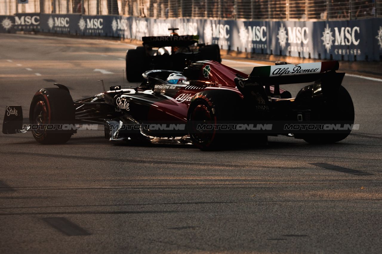 GP SINGAPORE, Valtteri Bottas (FIN) Alfa Romeo F1 Team C43.

16.09.2023. Formula 1 World Championship, Rd 16, Singapore Grand Prix, Marina Bay Street Circuit, Singapore, Qualifiche Day.

- www.xpbimages.com, EMail: requests@xpbimages.com © Copyright: Bearne / XPB Images