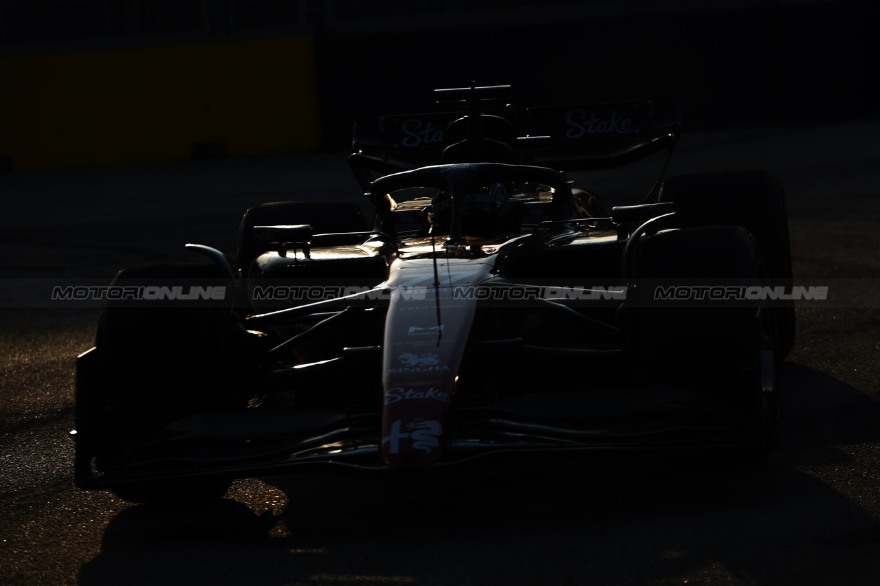 GP SINGAPORE, Valtteri Bottas (FIN) Alfa Romeo F1 Team C43.

16.09.2023. Formula 1 World Championship, Rd 16, Singapore Grand Prix, Marina Bay Street Circuit, Singapore, Qualifiche Day.

 - www.xpbimages.com, EMail: requests@xpbimages.com © Copyright: Coates / XPB Images