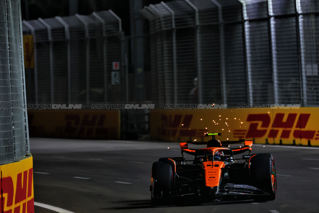 GP SINGAPORE, Lando Norris (GBR) McLaren MCL60.

16.09.2023. Formula 1 World Championship, Rd 16, Singapore Grand Prix, Marina Bay Street Circuit, Singapore, Qualifiche Day.

 - www.xpbimages.com, EMail: requests@xpbimages.com © Copyright: Coates / XPB Images
