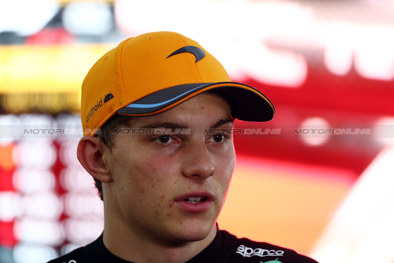 GP SINGAPORE, Oscar Piastri (AUS) McLaren.

16.09.2023. Formula 1 World Championship, Rd 16, Singapore Grand Prix, Marina Bay Street Circuit, Singapore, Qualifiche Day.

 - www.xpbimages.com, EMail: requests@xpbimages.com © Copyright: Coates / XPB Images
