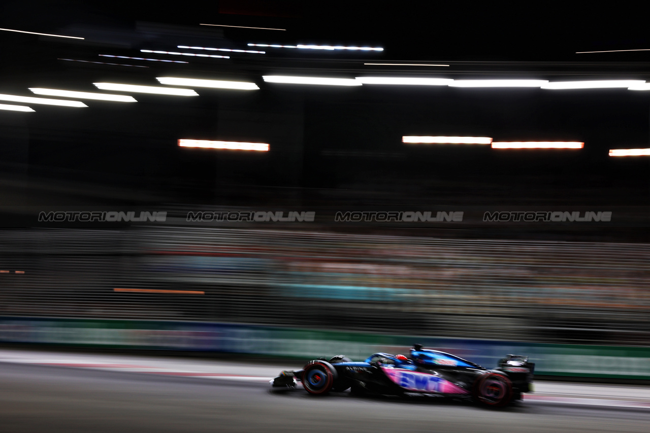 GP SINGAPORE, Esteban Ocon (FRA) Alpine F1 Team A523.

16.09.2023. Formula 1 World Championship, Rd 16, Singapore Grand Prix, Marina Bay Street Circuit, Singapore, Qualifiche Day.

 - www.xpbimages.com, EMail: requests@xpbimages.com © Copyright: Coates / XPB Images