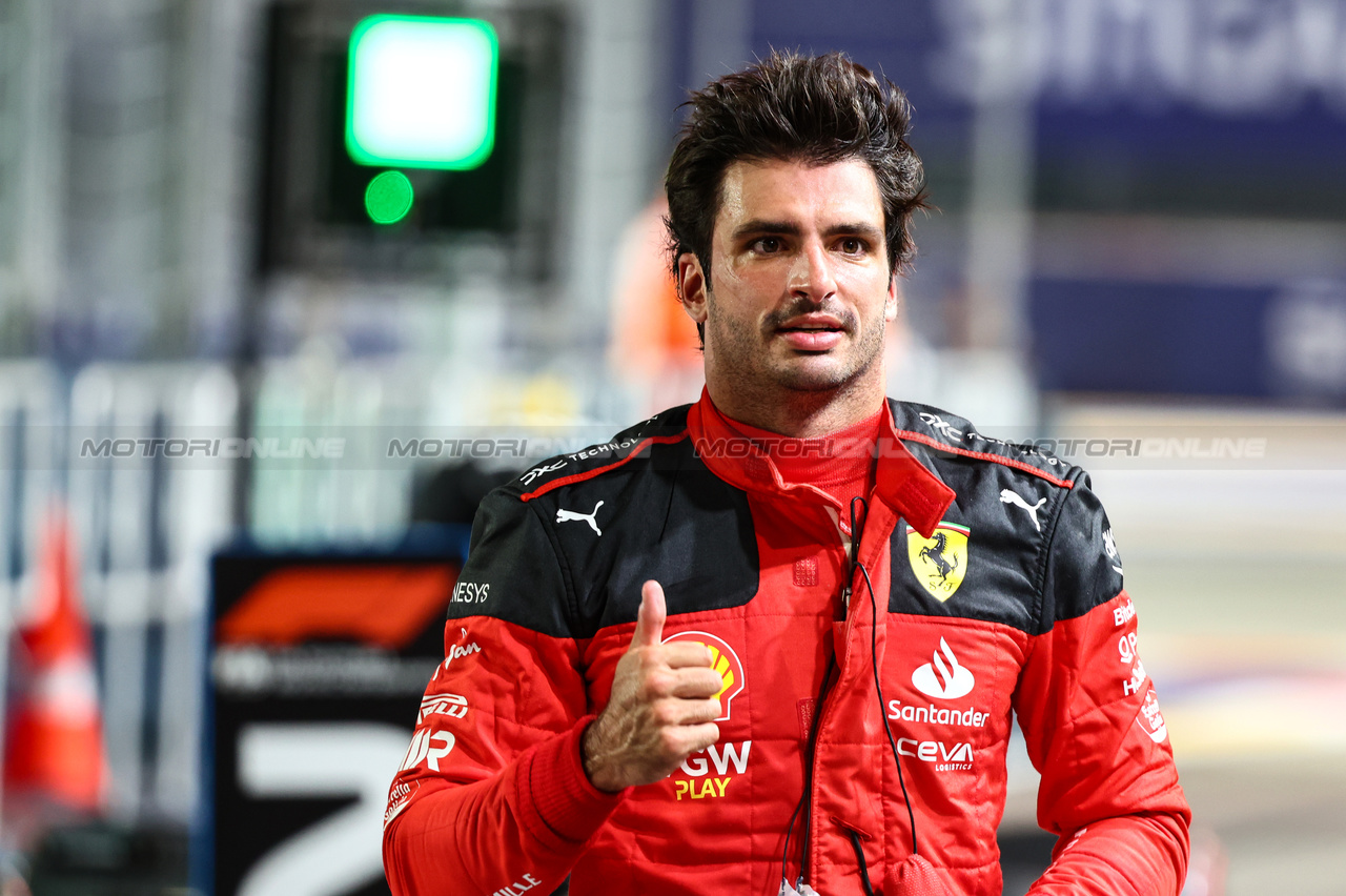 GP SINGAPORE, Carlos Sainz Jr (ESP), Ferrari 
16.09.2023. Formula 1 World Championship, Rd 16, Singapore Grand Prix, Marina Bay Street Circuit, Singapore, Qualifiche Day.
- www.xpbimages.com, EMail: requests@xpbimages.com © Copyright: Charniaux / XPB Images